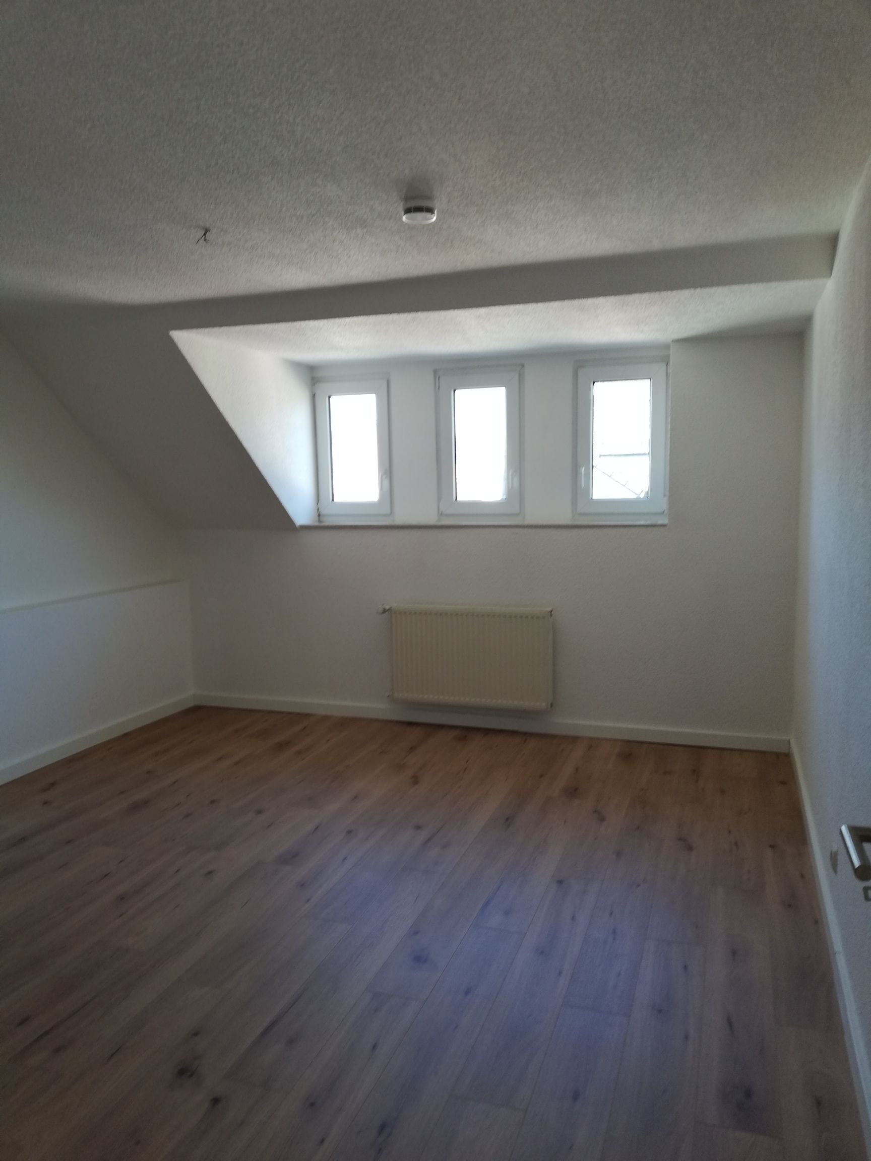 Wohnung zur Miete 329 € 3 Zimmer 59 m²<br/>Wohnfläche 3.<br/>Geschoss ab sofort<br/>Verfügbarkeit Karl Liebknecht Str. 26 Schmölln Schmölln 04626