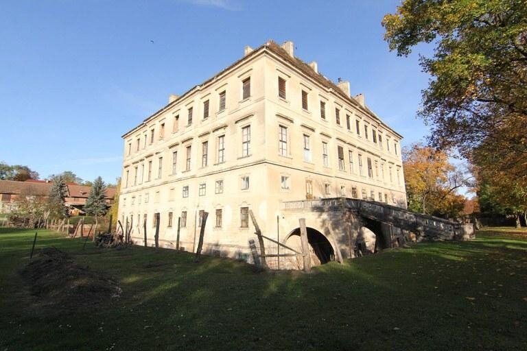 Schloss zum Kauf 2.395.000 € 9.093 m²<br/>Grundstück Krems an der Donau Krems an der Donau 3500