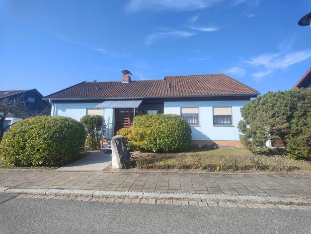 Einfamilienhaus zum Kauf 225.000 € 4 Zimmer 109 m² 550 m² Grundstück Oeslau Rödental 96472