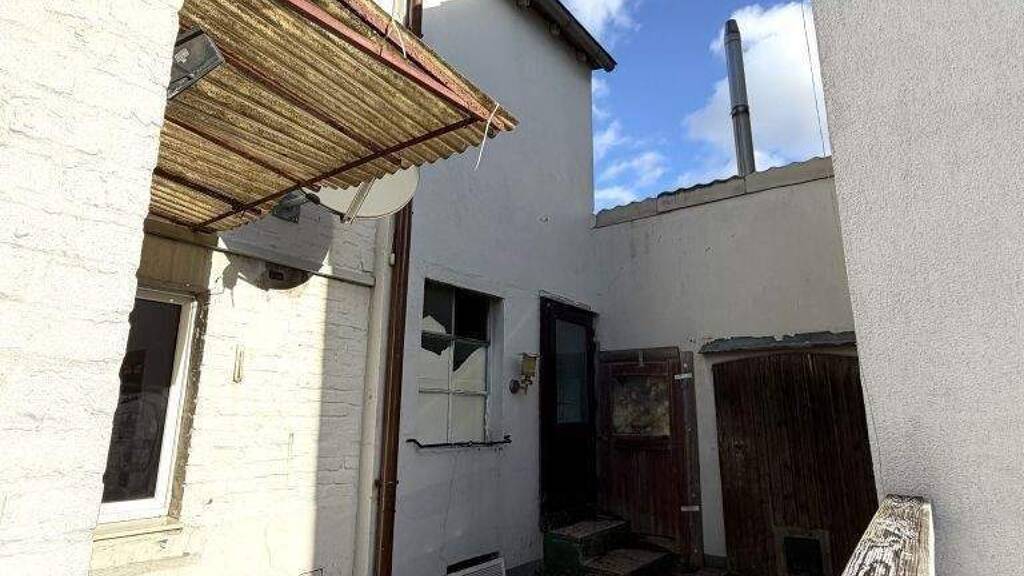 Doppelhaushälfte zum Kauf 84.900 € 5 Zimmer 76 m² 606 m² Grundstück frei ab sofort Krauthausen Niederzier 52382