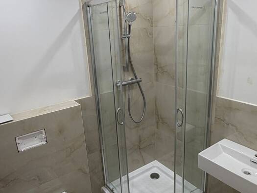 WG-Zimmer zur Miete 1.250 € 3,5 Zimmer 75 m² Geschoss 1/6 frei ab sofort Dörnigheim Maintal 63477