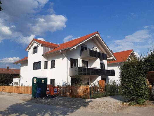 Wohnung zur Miete 1.539 € 3 Zimmer 87,6 m² frei ab 01.04.2026 Holzkirchen 83607
