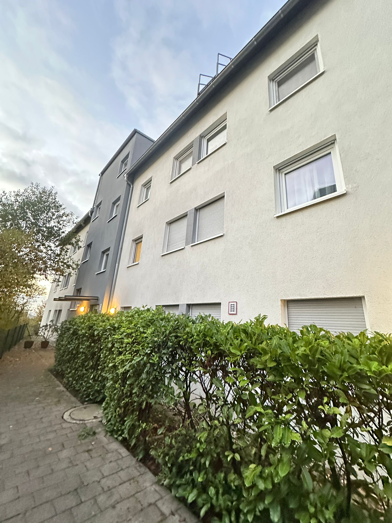 Wohnung zur Miete 1.700 € 4 Zimmer 98 m²<br/>Wohnfläche 1.<br/>Geschoss ab sofort<br/>Verfügbarkeit Hartensteinstraße 8 Hallschlag Stuttgart 70376