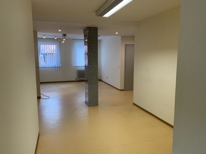 Büro-/Praxisfläche zur Miete 835 € 5 Zimmer 98,2 m²<br/>Bürofläche Neustadt Neustadt an der Aisch 91413