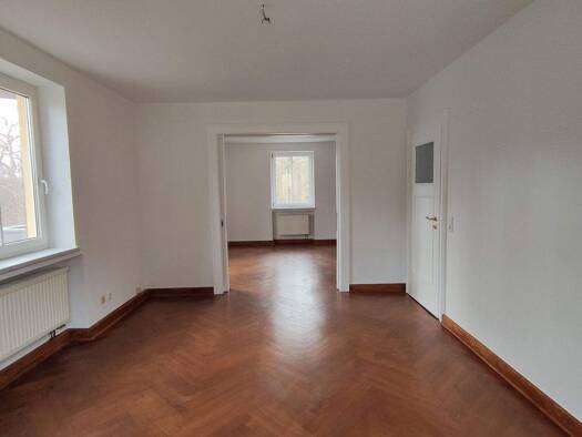 Wohnung zur Miete 900 € 4 Zimmer 95 m² 2. Geschoss frei ab sofort Dr.-Wilhelm-Külz-Straße 10 Gotha 99867