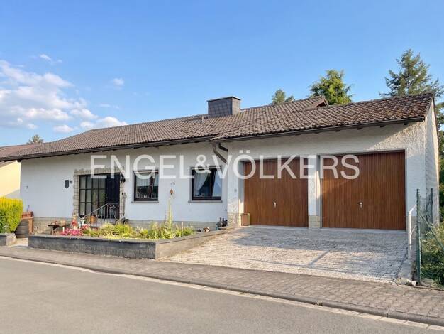 Haus zum Kauf 368.000 € 8 Zimmer 199 m² 917 m² Grundstück Löhnberg 35792