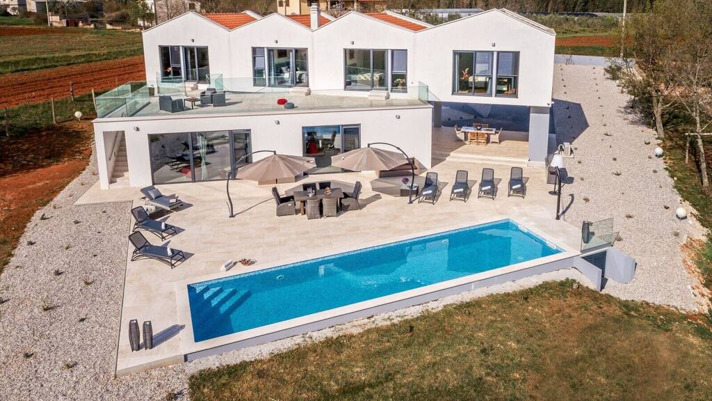Villa zum Kauf 1.199.990 € 7 Zimmer 6.270 m² Grundstück Porec 52440