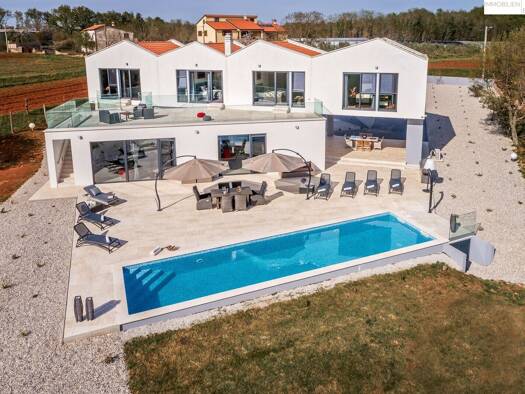 Villa zum Kauf 1.199.990 € 7 Zimmer 6.270 m² Grundstück Porec 52440