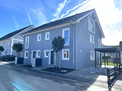 Doppelhaushälfte zum Kauf - Erstbezug provisionsfrei als Kapitalanlage geeignet 1.069.900 € 6 Zimmer 130 m² 210 m² Grundstück Wiesenweg 1a Kehr Erding 85435