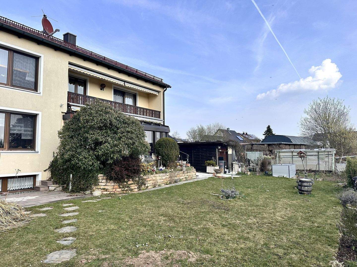 Immobilie in Kümmersbruck - Viel Platz für alles was glücklich macht - Landleben inklusive! Gepflegtes ZFH in Kümmersbruck/ Moos - Bild 2