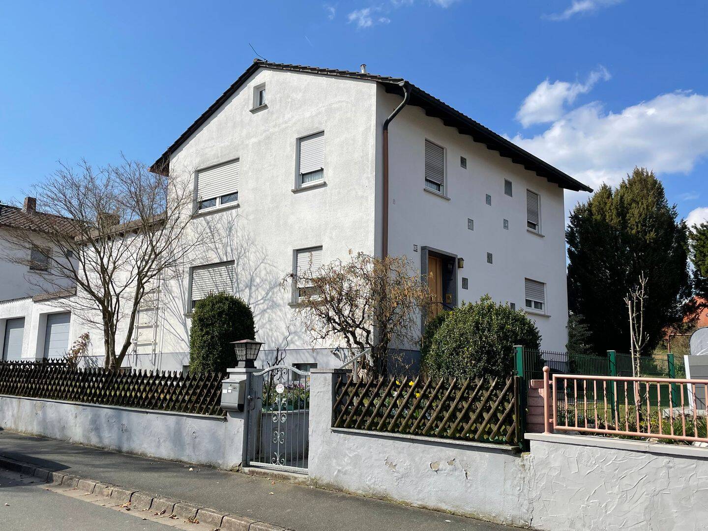 Immobilie in Strullendorf - LK Bamberg: Großzügiges Einfamilienhaus in bester Lage - Bild 2