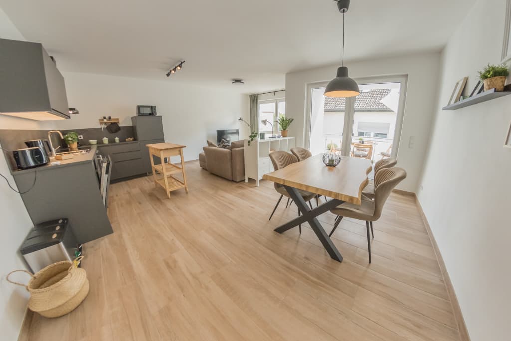 Wohnung zur Miete Wohnen auf Zeit 1.980 € 5 Zimmer 81 m²<br/>Wohnfläche 01.04.2025<br/>Verfügbarkeit Kantstraße Bad Salzuflen Bad Salzuflen 32105