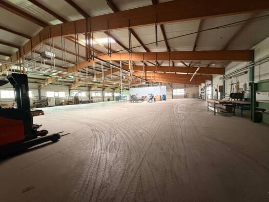 Halle/Industriefläche zum Kauf 490.000 € 7.766 m² Lagerfläche teilbar ab 5.000 m² Großrudestedt Großrudestedt 99195