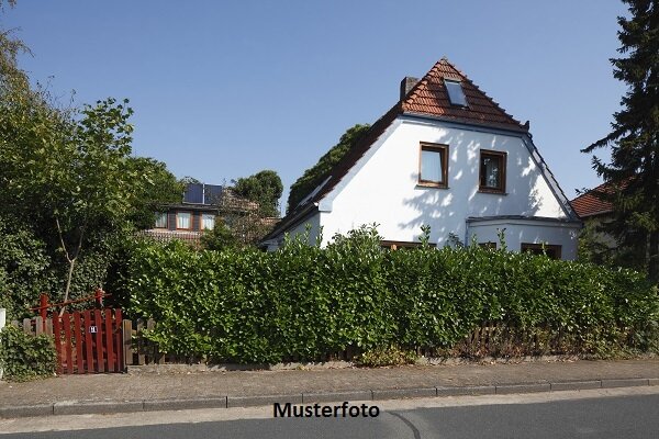 Einfamilienhaus zum Kauf Zwangsversteigerung 121.000 € 7 Zimmer 152 m²<br/>Wohnfläche 1.183 m²<br/>Grundstück Rappweiler Weiskirchen 66709