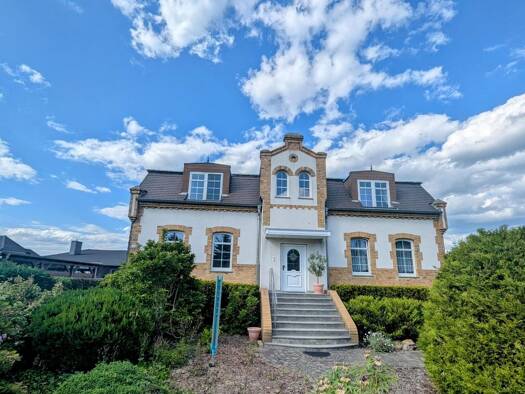 Herrenhaus zum Kauf 350.000 € 6 Zimmer 210 m² 2.000 m² Grundstück frei ab sofort Weißwasser 02943