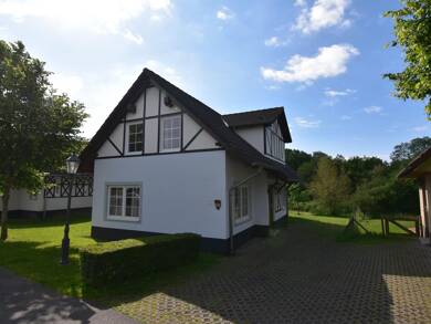 Einfamilienhaus zum Kauf provisionsfrei 257.500 € 7 Zimmer 137 m² 553 m² Grundstück Am Kellerborn 1 Eller Cochem 56812