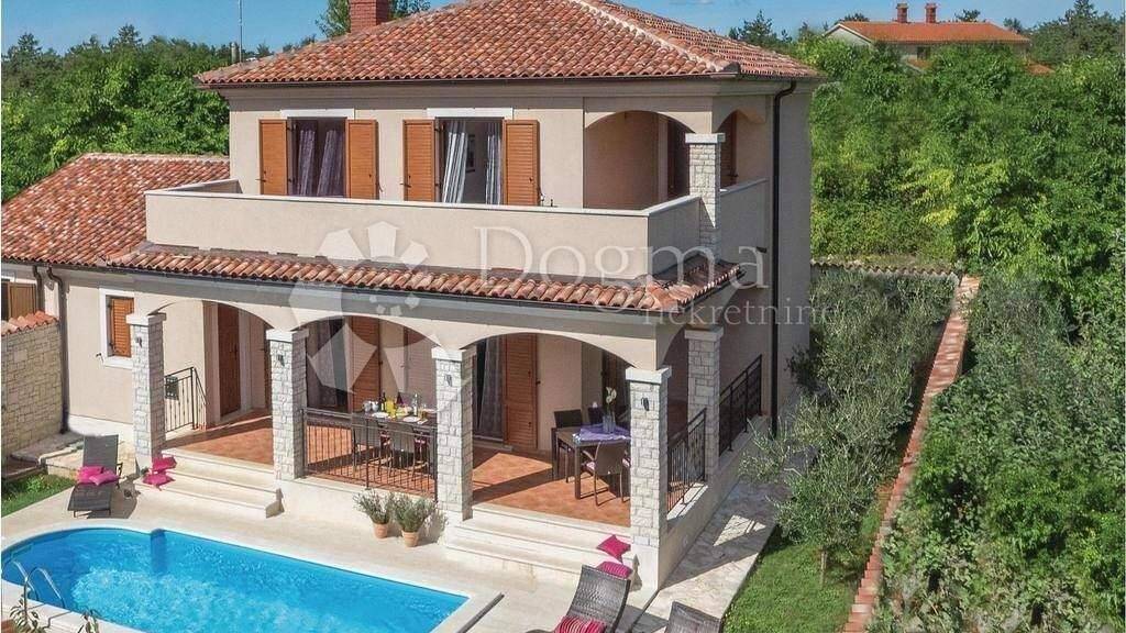 Haus zum Kauf 467.000 € 4 Zimmer 173 m² Centar, Loborika