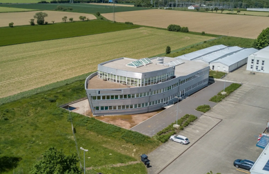 Hotel zum Kauf 2.100.000 € 2.800 m² Gastrofläche 3.700 m² Grundstück Kampweg 12 Rosdorf Rosdorf 37124
