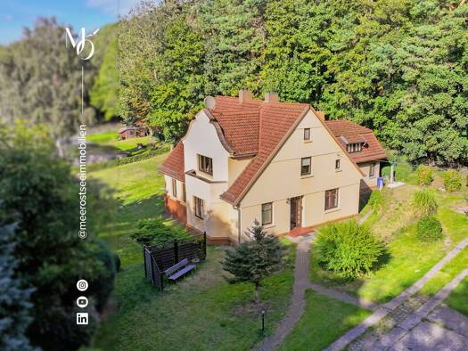 Einfamilienhaus zum Kauf 450.000 € 7 Zimmer 200 m² 1.864 m² Grundstück Bergen Bergen auf Rügen 18528