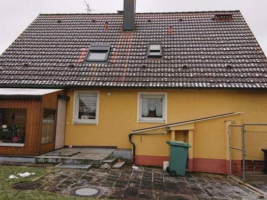 Einfamilienhaus zur Miete 1.150 € 6 Zimmer 125 m² 300 m² Grundstück frei ab sofort Weikersdorf Feuchtwangen 91555