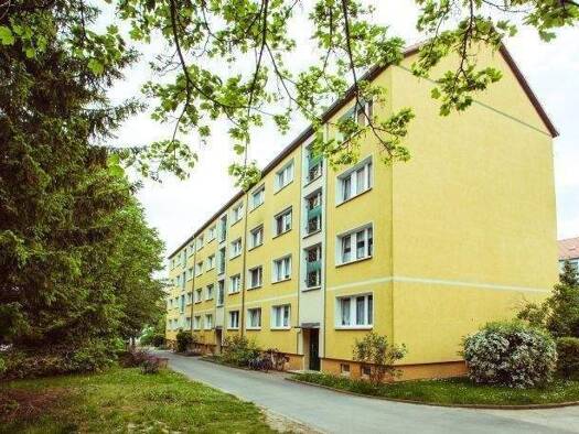 Wohnung zur Miete 448 € 4 Zimmer 75,1 m² 3. Geschoss frei ab sofort Heinrich-König-Straße 9 Greußen 99718