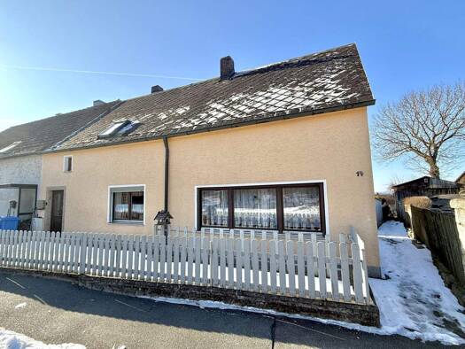 Doppelhaushälfte zum Kauf 65.000 € 6 Zimmer 131 m² 187 m² Grundstück Püchersreuth 92715