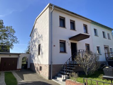 Doppelhaushälfte zum Kauf 180.000 € 4 Zimmer 108 m² 384 m² Grundstück Neugröba Riesa 01587