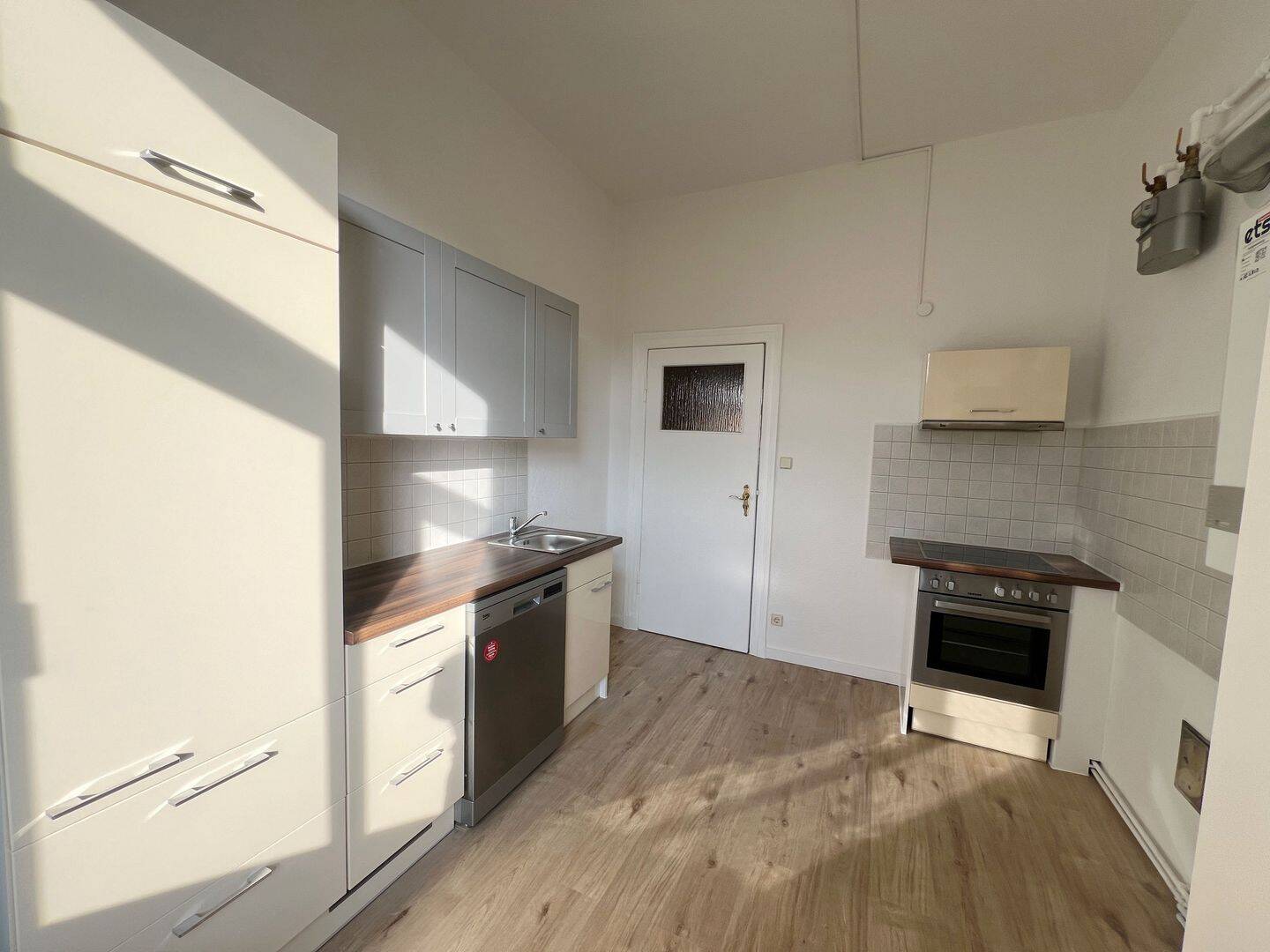 Charmante, großzügige Altbauwohnung im begehrten Stadtfeld Ost – Schillerstr. 31, 39108 Magdeburg – Vorschaubild 8