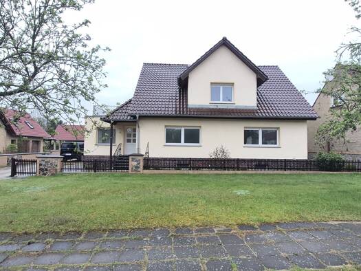 Einfamilienhaus zur Miete 1.600 € 7 Zimmer 214 m² frei ab 01.11.2026 Groß Leuthen Märkische Heide 15913