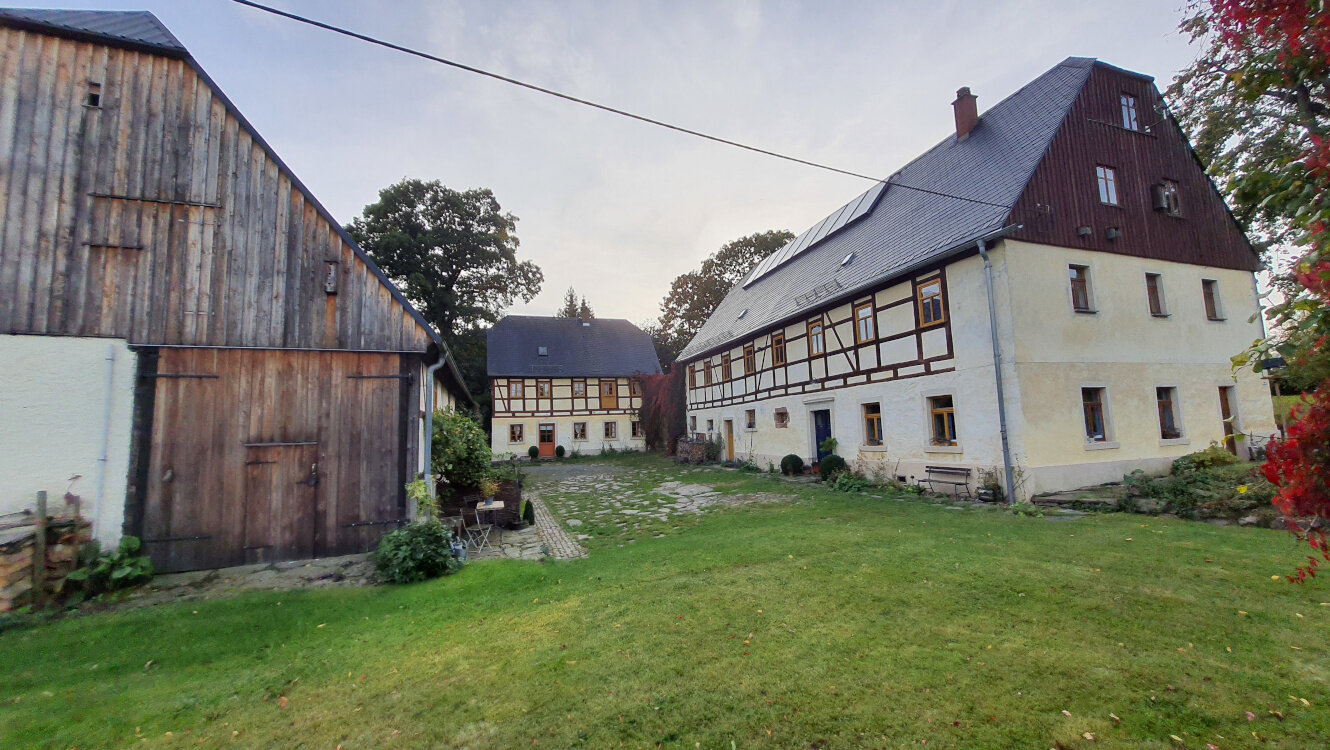 Bauernhaus zum Kauf provisionsfrei 525.000 € 15 Zimmer 368 m²<br/>Wohnfläche 14.326 m²<br/>Grundstück ab sofort<br/>Verfügbarkeit Kirchbach Oederan 09569