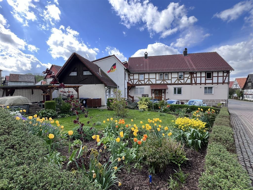 Einfamilienhaus zum Kauf 320.000 € 15 Zimmer 356 m²<br/>Wohnfläche 707 m²<br/>Grundstück Orferode Bad Sooden-Allendorf 37242