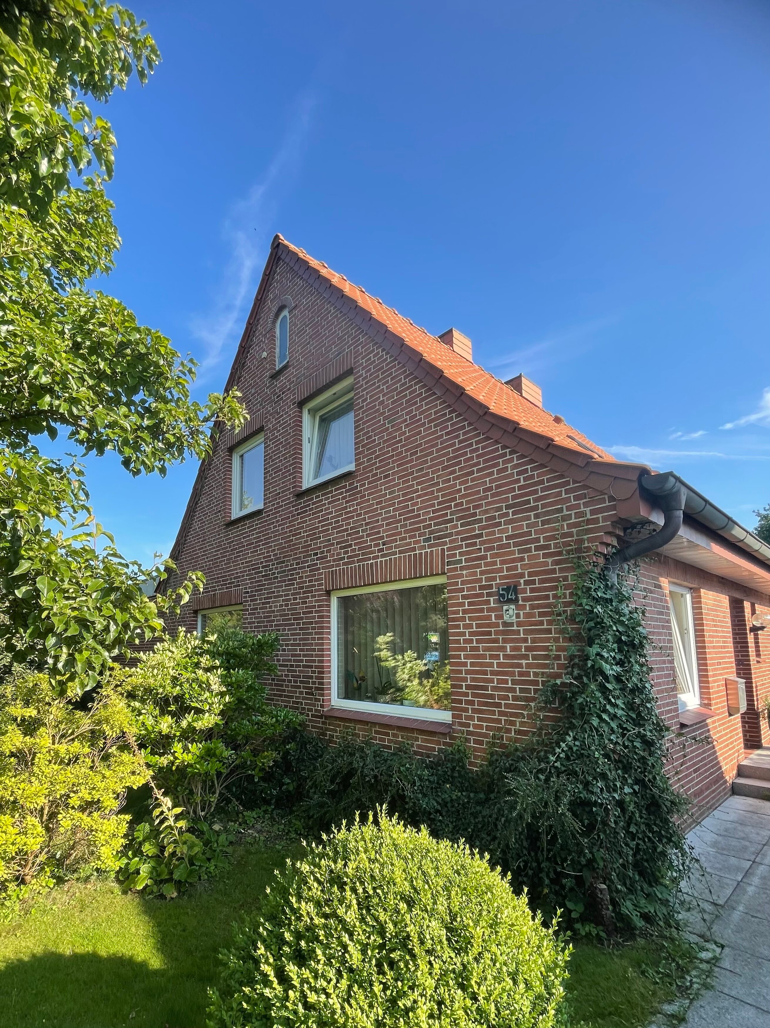 Einfamilienhaus zum Kauf 229.000 € 5 Zimmer 85 m²<br/>Wohnfläche 1.281 m²<br/>Grundstück Hauptstraße 54 Ostenfeld (Husum) 25872