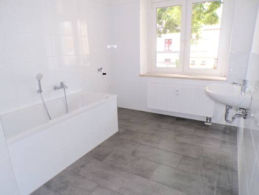 Wohnung zur Miete 772 € 3 Zimmer 118 m² EG frei ab sofort Pölbitz Zwickau 08058