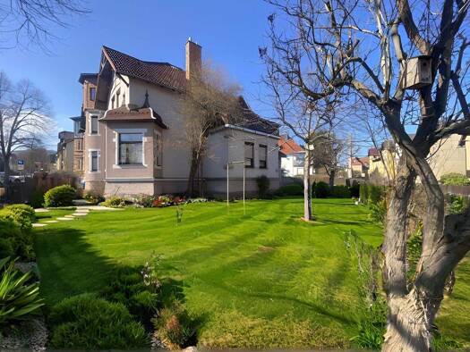 Villa zum Kauf 379.500 € 8 Zimmer 235,6 m² 770 m² Grundstück frei ab 01.04.2026 Saalfeld 07318