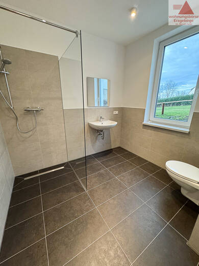 Wohnung zur Miete 913 € 3 Zimmer 83 m² EG Schulstraße 23 Lauter Lauter-Bernsbach OT Bernsbach 08315