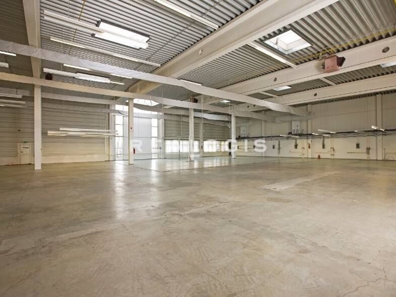 Halle/Industriefläche zur Miete 3.000 m² Lagerfläche teilbar ab 1.500 m² Keulos Künzell 36093