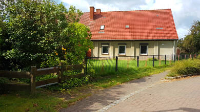 Doppelhaushälfte zum Kauf 76.000 € 6 Zimmer 650 m² Grundstück Groß Rogahn Groß Rogahn 19073
