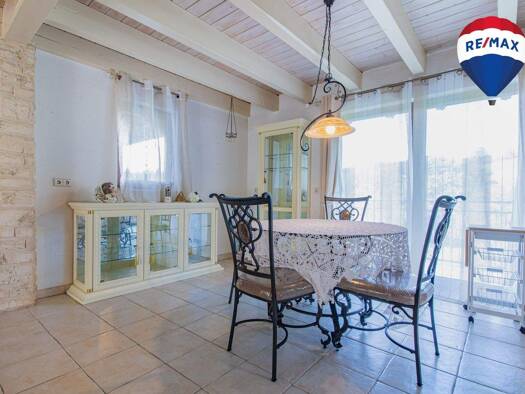 Doppelhaushälfte zum Kauf 439.000 € 13 Zimmer 284 m² 1.555 m² Grundstück Heubach Weilheim 79809