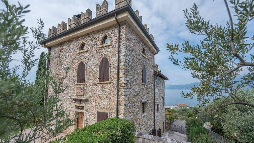 Haus zum Kauf 1.060.000 € 4 Zimmer 165 m² Torri del Benaco 37010