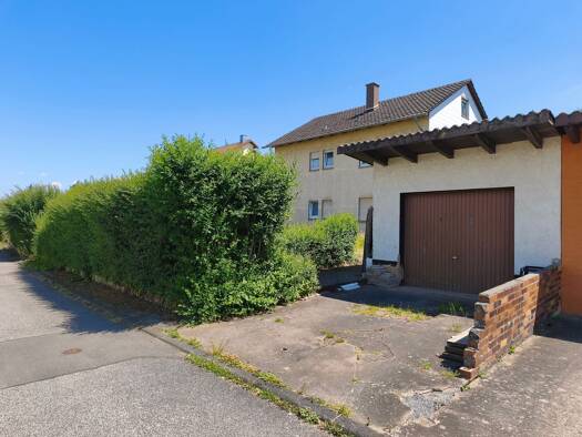 Mehrfamilienhaus zum Kauf als Kapitalanlage geeignet 129.000 € 4 Zimmer 119 m² 760 m² Grundstück Richthofenstraße 6 Külsheim Külsheim 97900