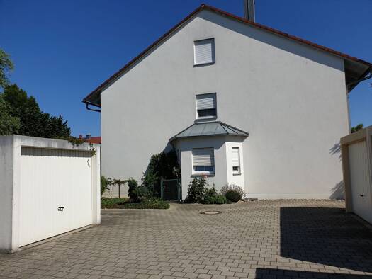 Reihenhaus zur Miete 1.600 € 6 Zimmer 140 m² 315 m² Grundstück frei ab 01.10.2026 Zuchering Ingolstadt 85051