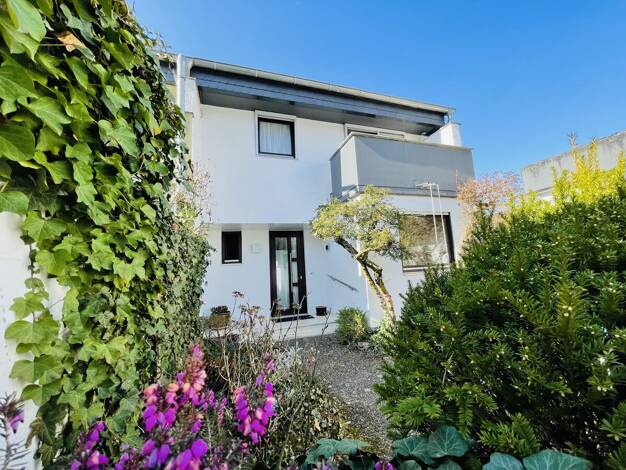 Reihenendhaus zum Kauf 445.000 € 5 Zimmer 107,8 m² 205 m² Grundstück Griesheim 64347