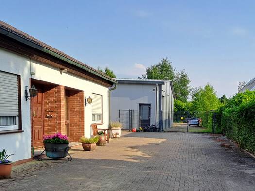 Einfamilienhaus zur Miete 1.275 € 6,5 Zimmer 220 m² 1.400 m² Grundstück frei ab 01.12.2026 Fürstenau Fürstenau 49584