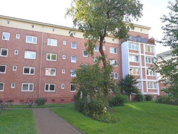 Wohnung zur Miete 453 € 2 Zimmer 40,1 m² frei ab 01.03.2026 Waitzstr. 23 a Brunswik Kiel 24105