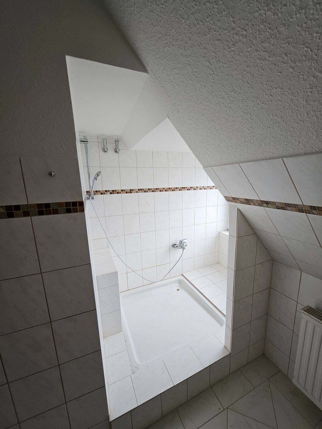 Renovierte DG-Wohnung mit Balkon in Wakenitznähe – Lübeck – Vorschaubild 7