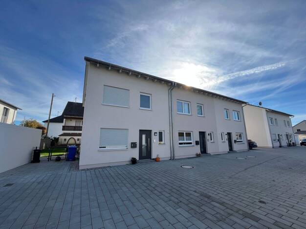 Reihenmittelhaus zum Kauf - Erstbezug 1.099.403 € 5 Zimmer 145 m² 220 m² Grundstück Milbertshofen-Am Hart München 80937