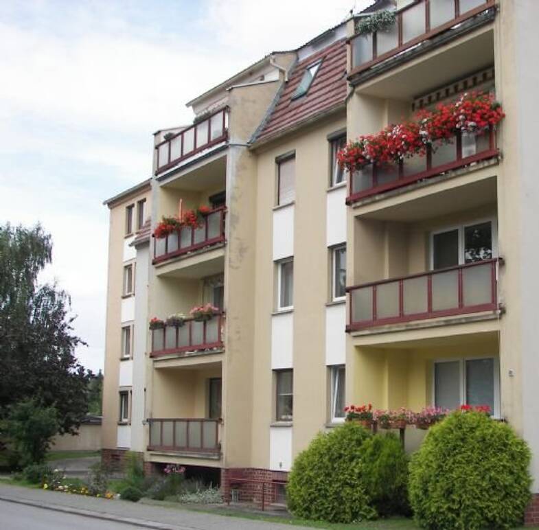 Wohnung zur Miete 319 € 3 Zimmer 61,3 m² 4. Geschoss frei ab sofort Friedhofstraße 34 Löbau Löbau 02708