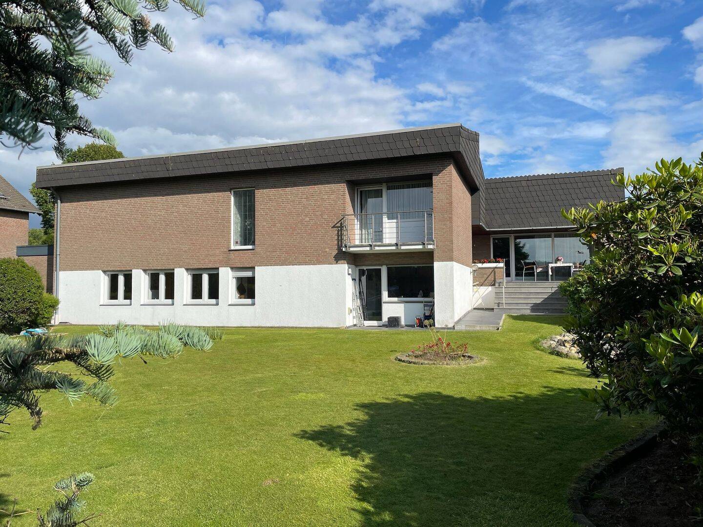 Einfamilienhaus zum Kauf - Ansicht 2