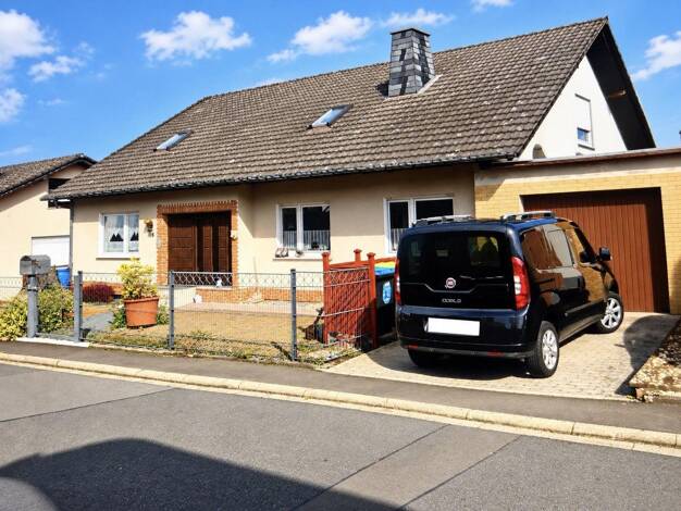 Einfamilienhaus zum Kauf provisionsfrei 320.000 € 10 Zimmer 333 m² 1.100 m² Grundstück frei ab 01.11.2026 Burghaun Burghaun 36151