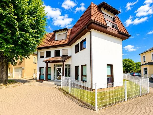Bürofläche zur Miete provisionsfrei 327 m² Bürofläche teilbar ab 156 m² Radebeul 01445